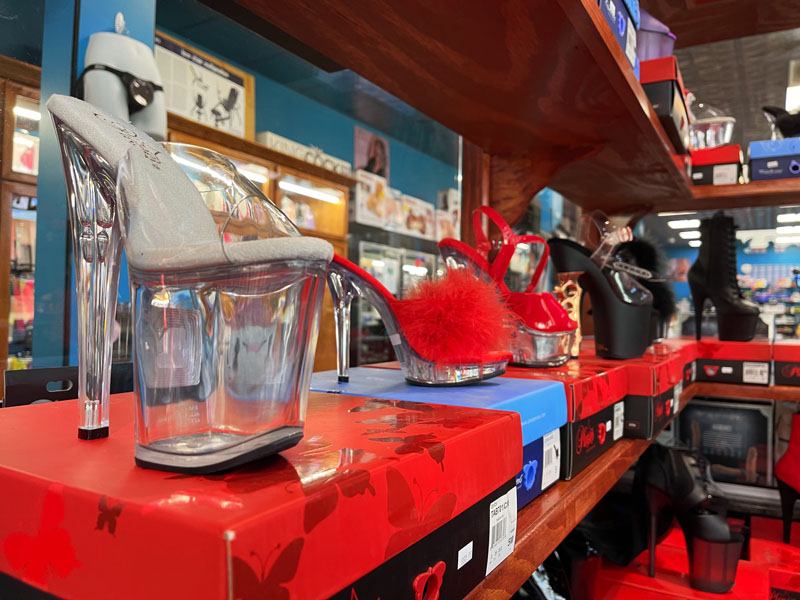 shoes-006-manchester-adult-lifestyles-manchester-nh-adult-novelties-smoke-shop-glassware-adult-toys-shoes-cbd-accessories